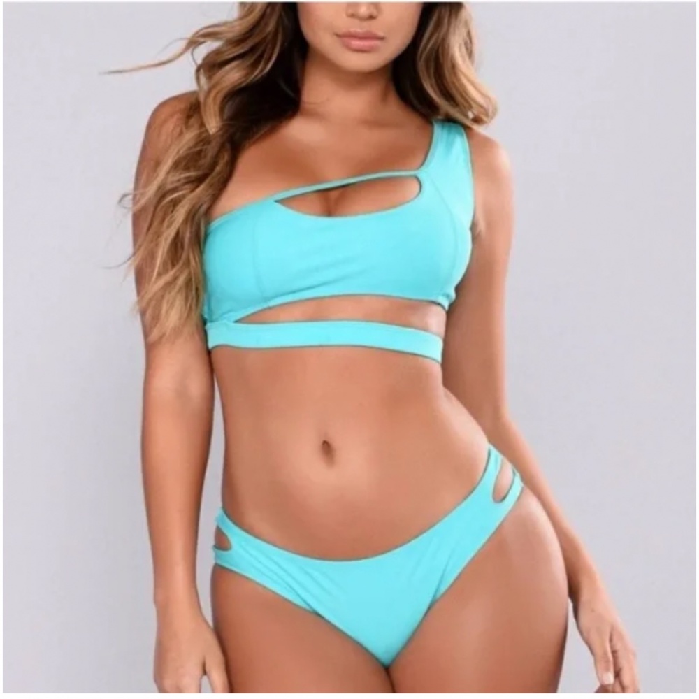 🪞 NWT stunning one shoulder cut out two piece bikini set in blue teal